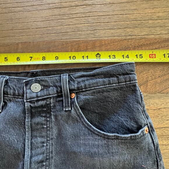 Levi Black Cutoff Jean Shorts - Size 28 - Picture 5 of 9